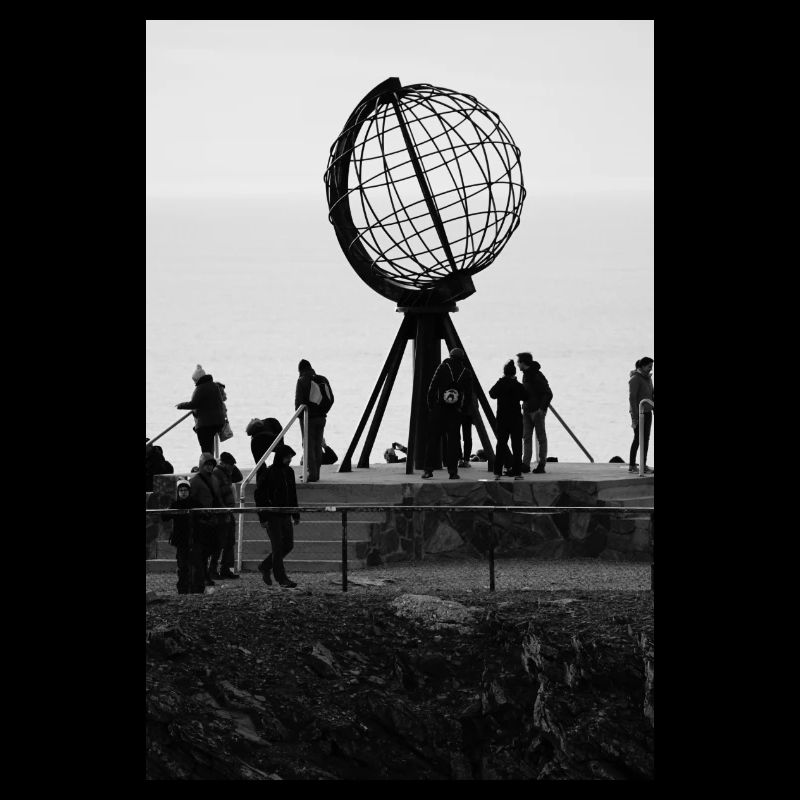 Monument Nordkapp en noir et blanc
