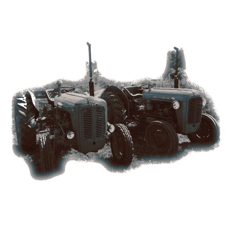 Duo de tracteurs sur le terrain
