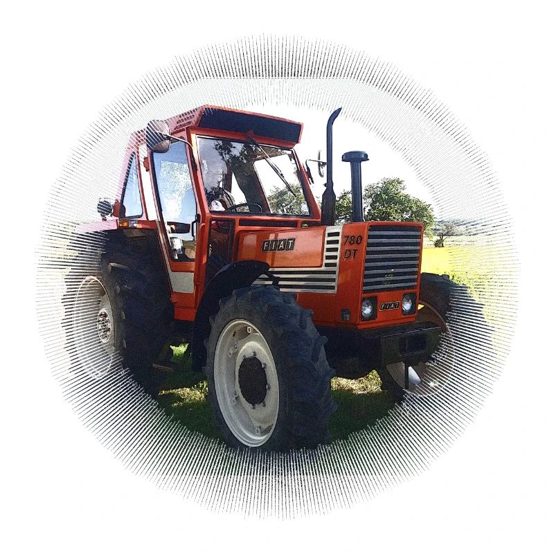 Roter Traktor Feldlandschaft