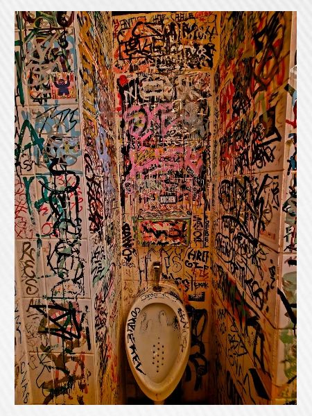 Urban Pissoir