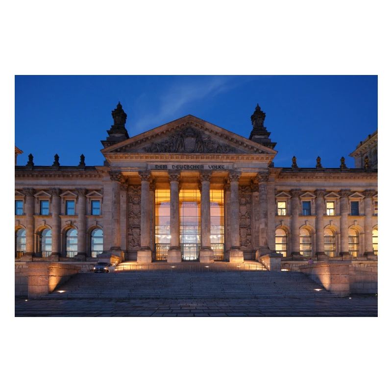 Reichstagsgebäude bei Abenddämmerung, Berlin