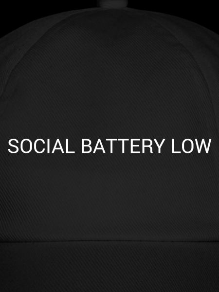 Social Battery Low – Introvertiertes Textdesign