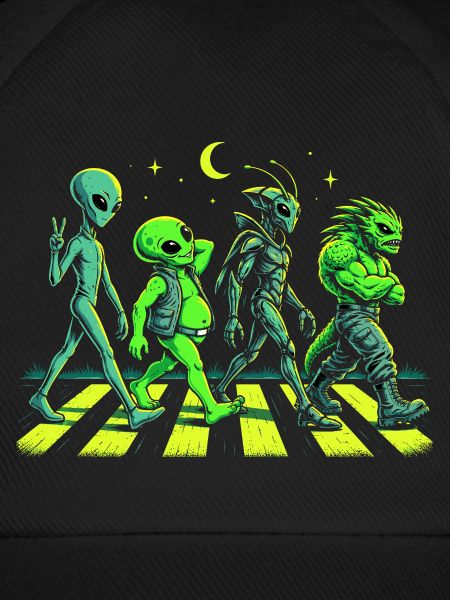 Alien Crew bei Nacht