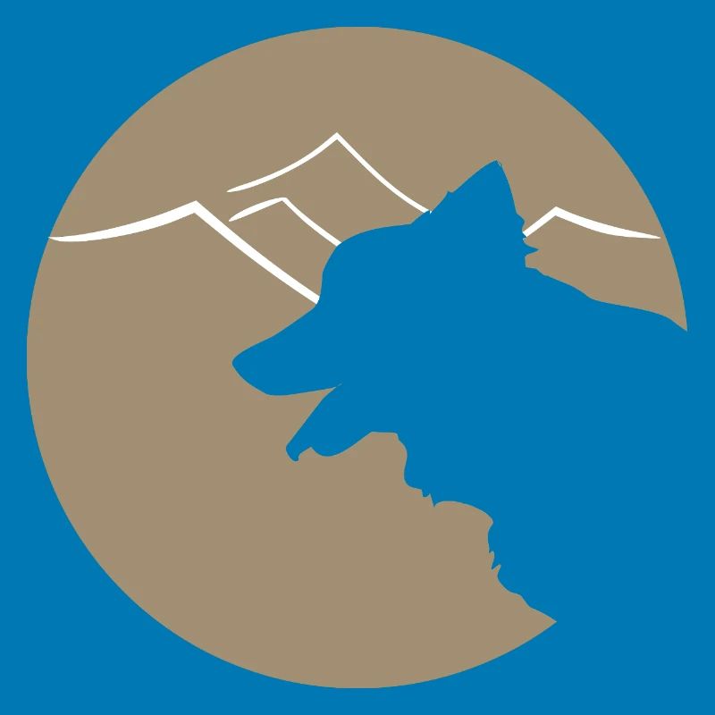 Hundsilhouette im Gebirge oder Dünen