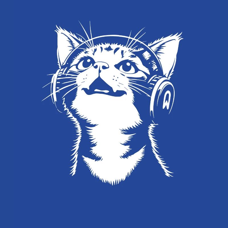 Chat mignon avec des écouteurs - écouter de la musique