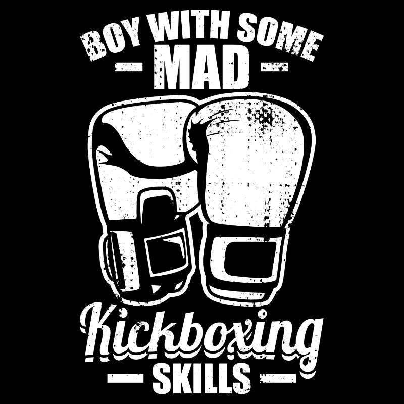 Garçon avec des compétences folles de kickboxing