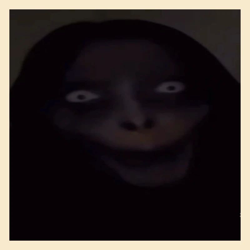 Regard nocturne à capuche