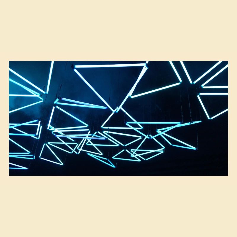 Luminale triangle blue BST