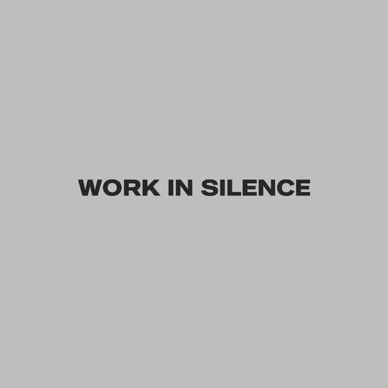 Œuvre dans le silence Typographie minimale