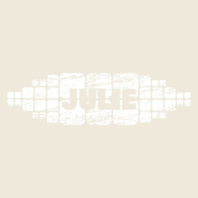 Julie als Mutti