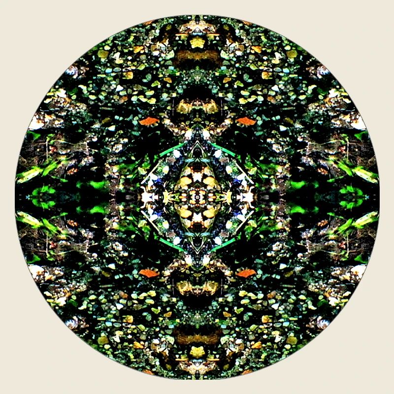 Natur Mandala Kieselsteine im Fluß