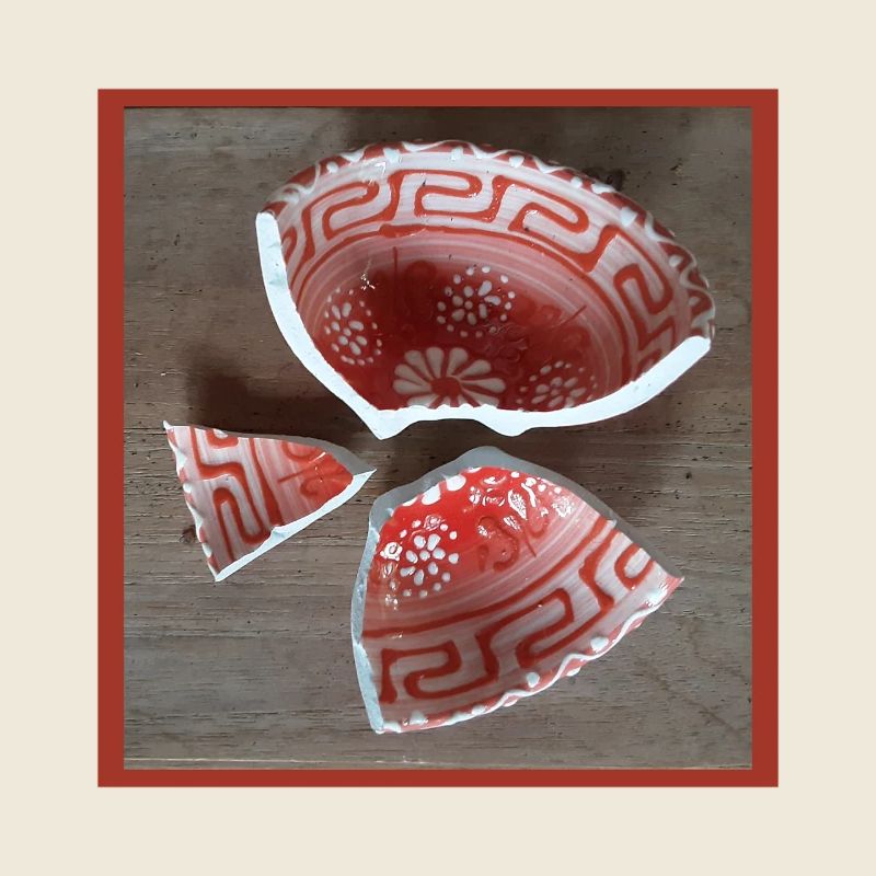 zerbrochene Schale Musterung 