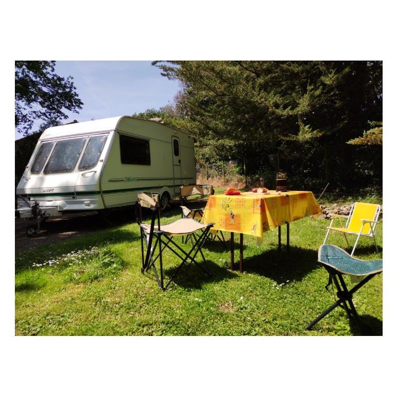 Wohnwagen in der Sonne