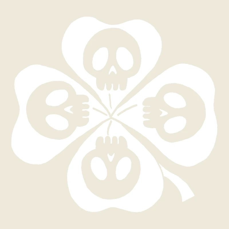 Têtes de mort et trèfle à quatre feuilles blanc