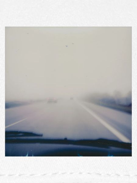Voyager en gris