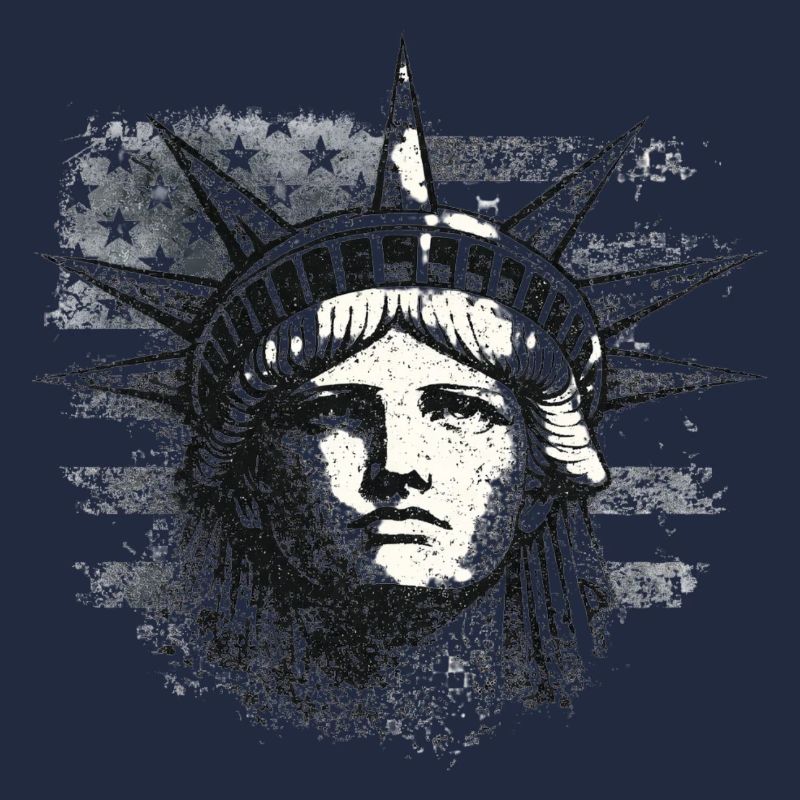 Statue de la Liberté avec drapeau américain
