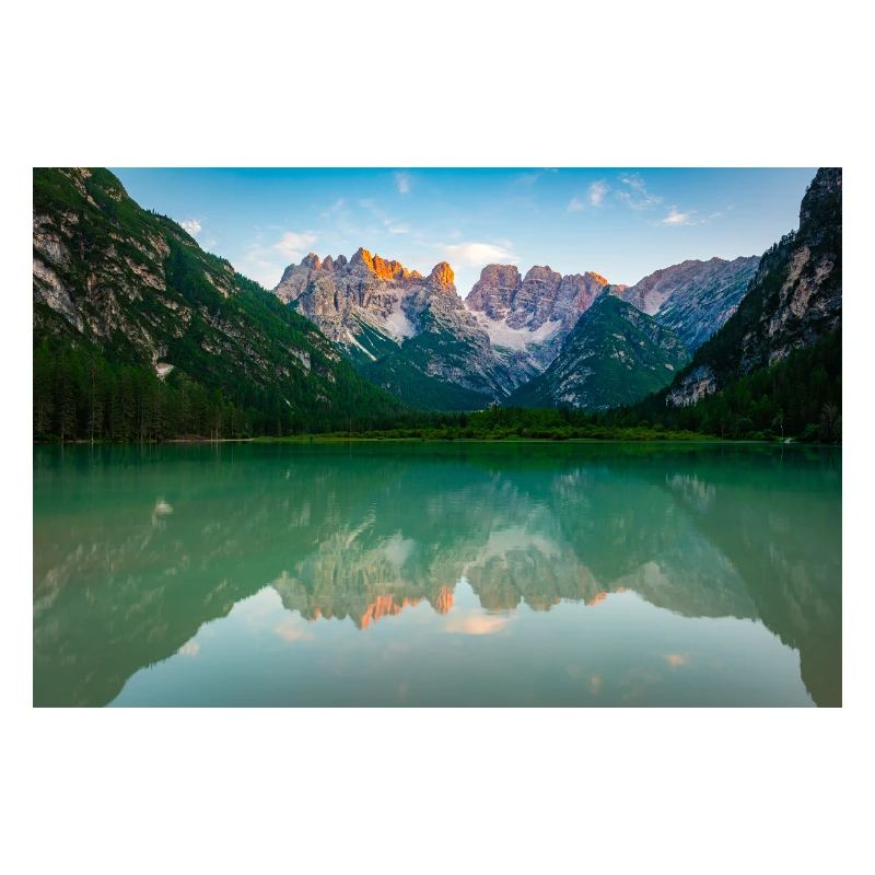Image miroir du lac alpin