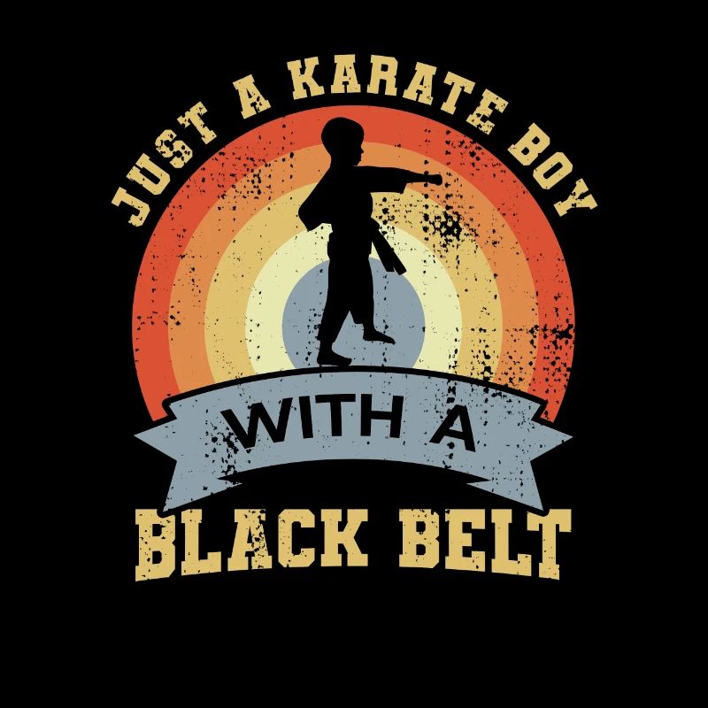 Garçon de karaté avec ceinture noire
