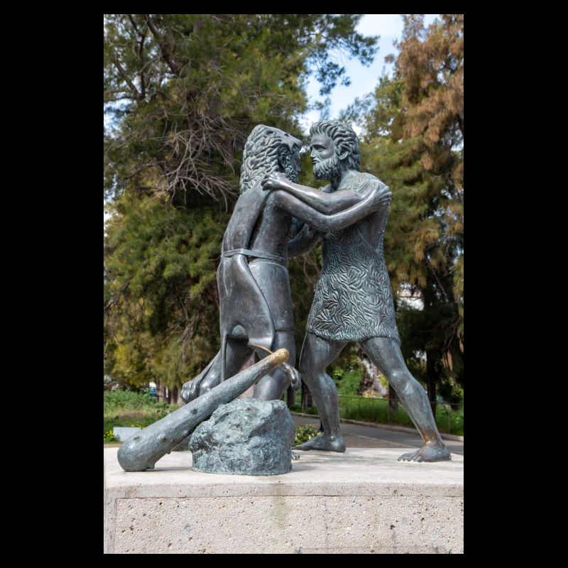 Statue des mythologischen Ringkampfes