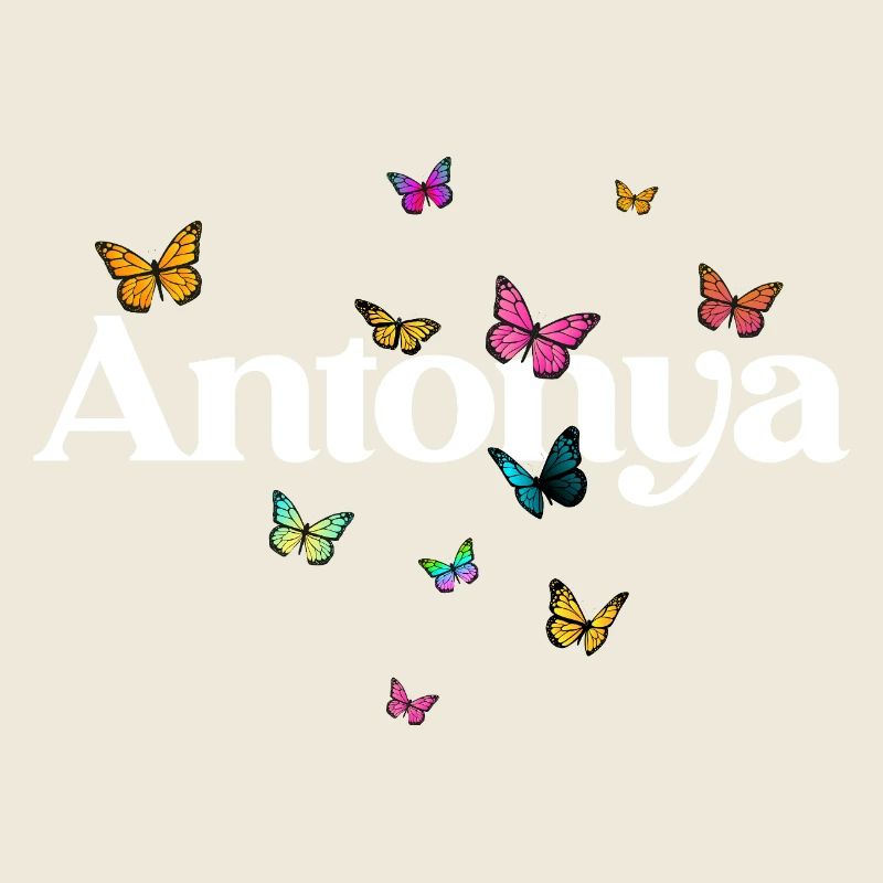 Schöner Mädchenname mit Schmetterlingen ANTONYA