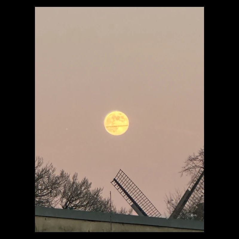 Roter Mond