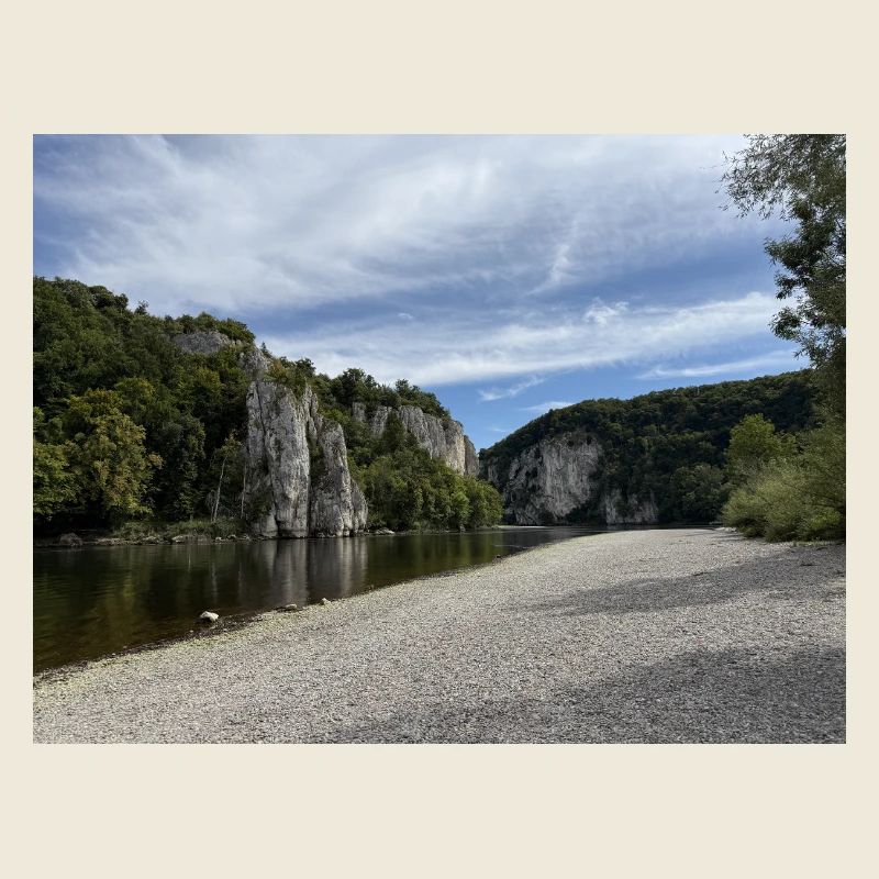 Rivière Kelheim Falaises Paysage Gorges du Danube