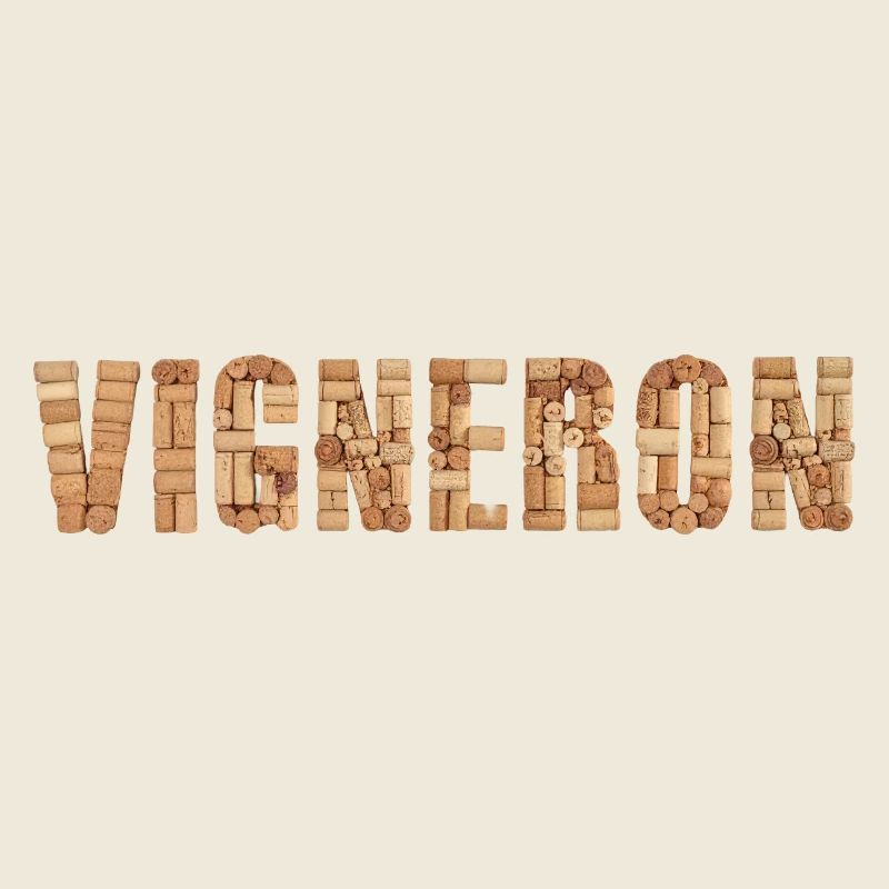 Vigneron – Typographie en bouchons de vin