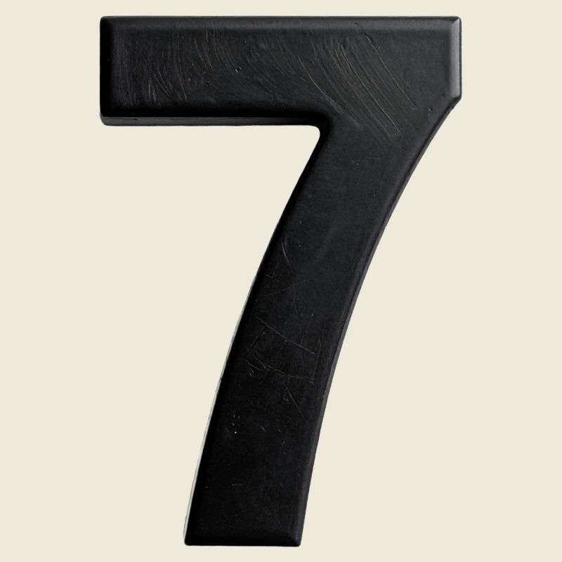 Minimaliste Numéro Sept