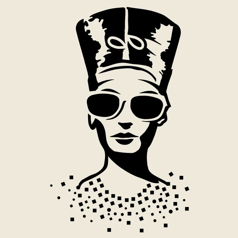 Frau mit Sonnenbrille mit Nofretete Hut