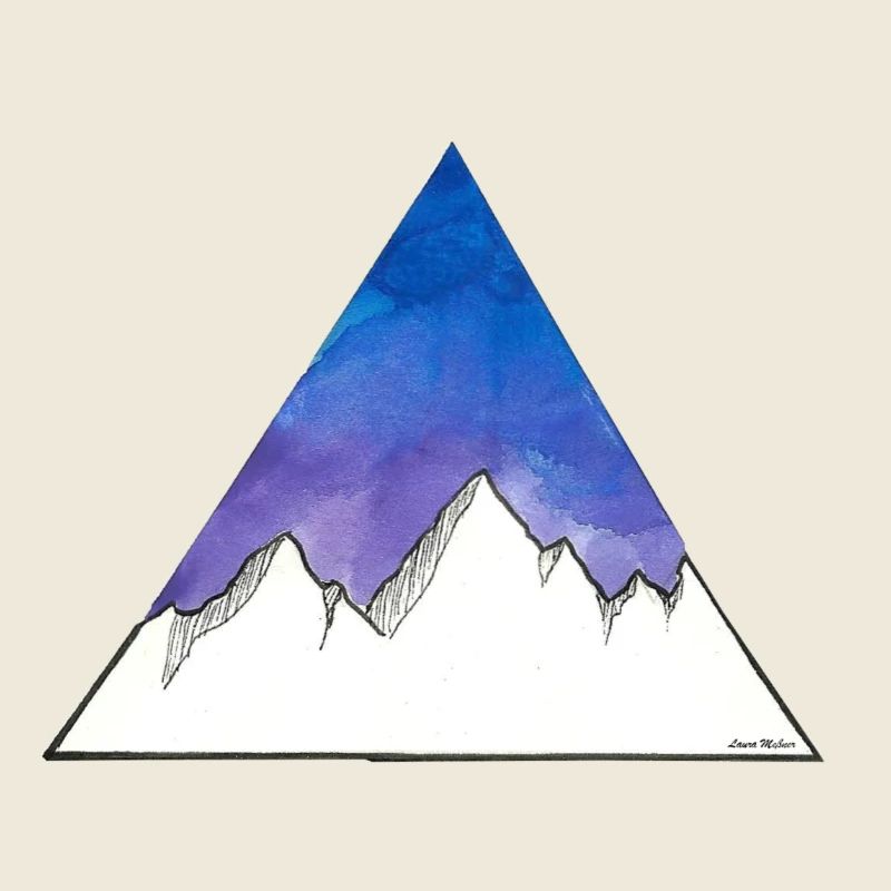 Montagnes dans le triangle sur un fond violet / bleu