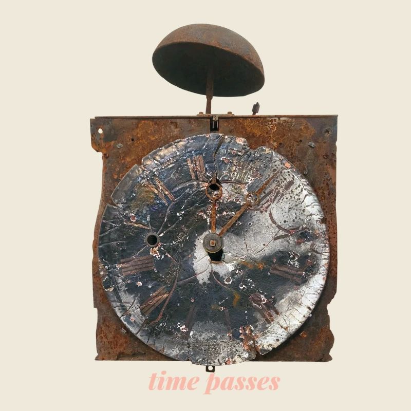 Rusty clock Time passes