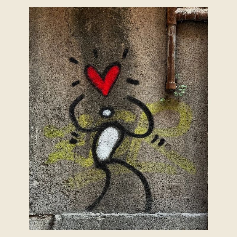 Herz an der Wand – Graffiti der Liebe
