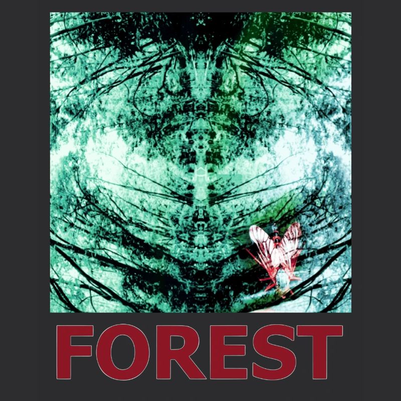 Reflet de la forêt et papillon