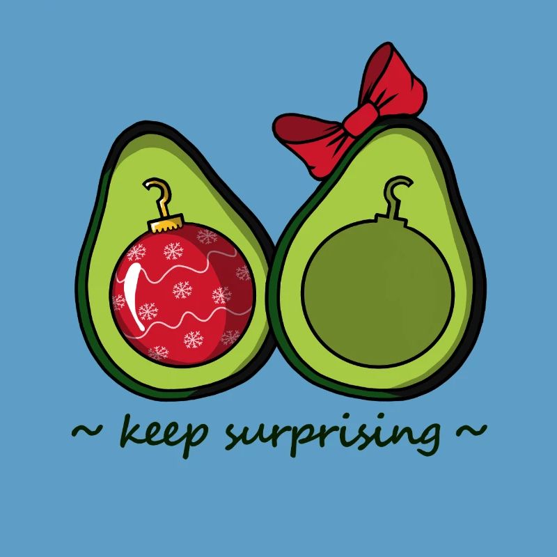 Avocado mit Weihnachtskugel als Kern