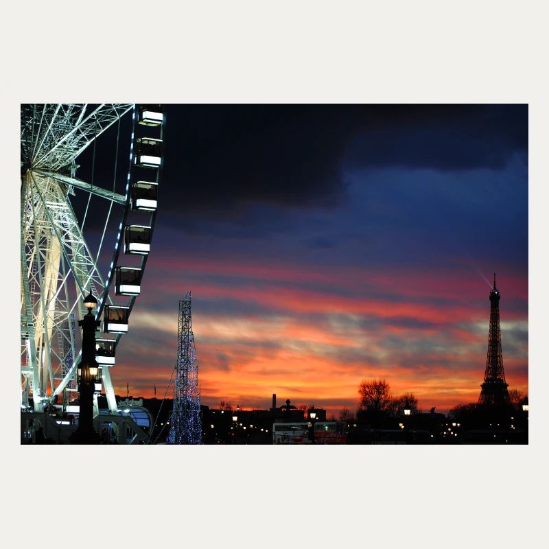 Paris à la grande roue du coucher du soleil