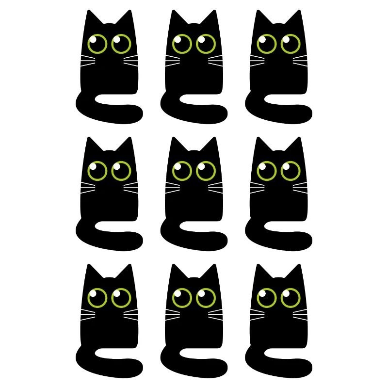 Neuf Petits Chats Noirs