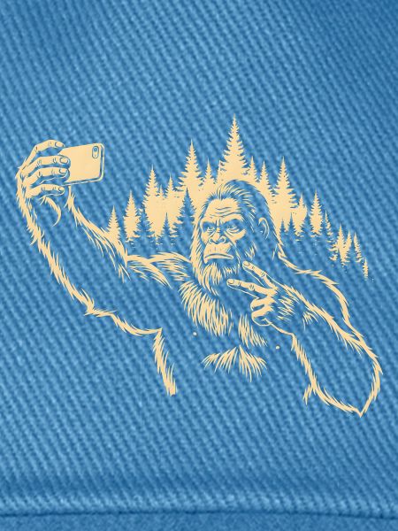 Sasquatch-Selfie in Pines