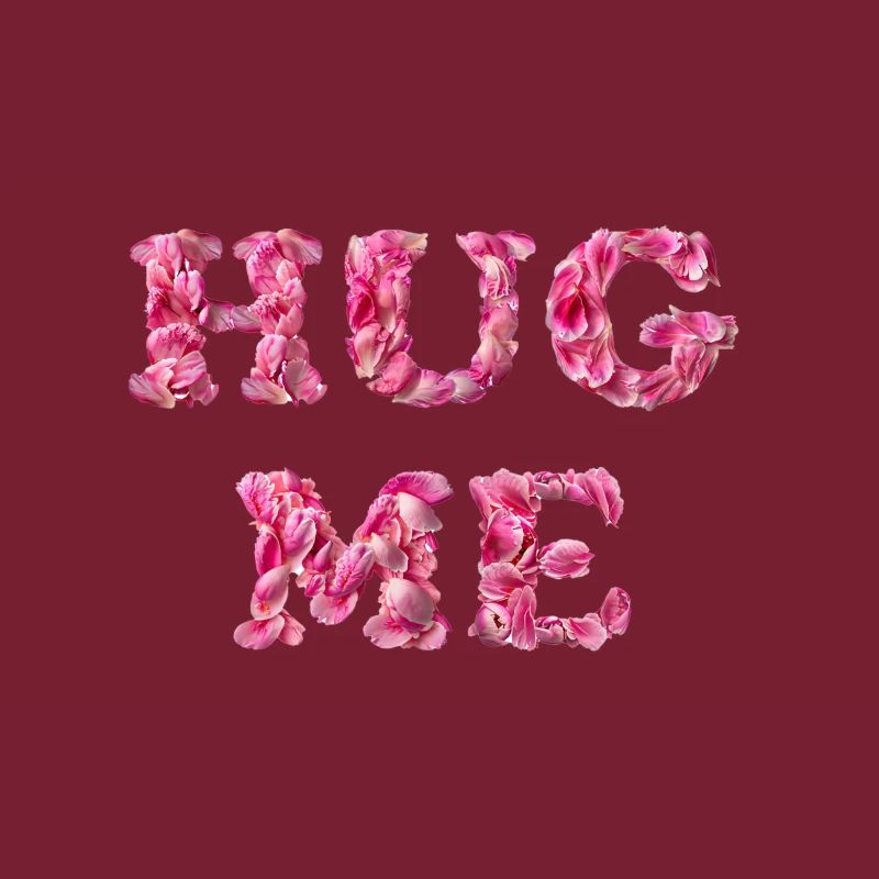 Hug Me mit Rosenblättern