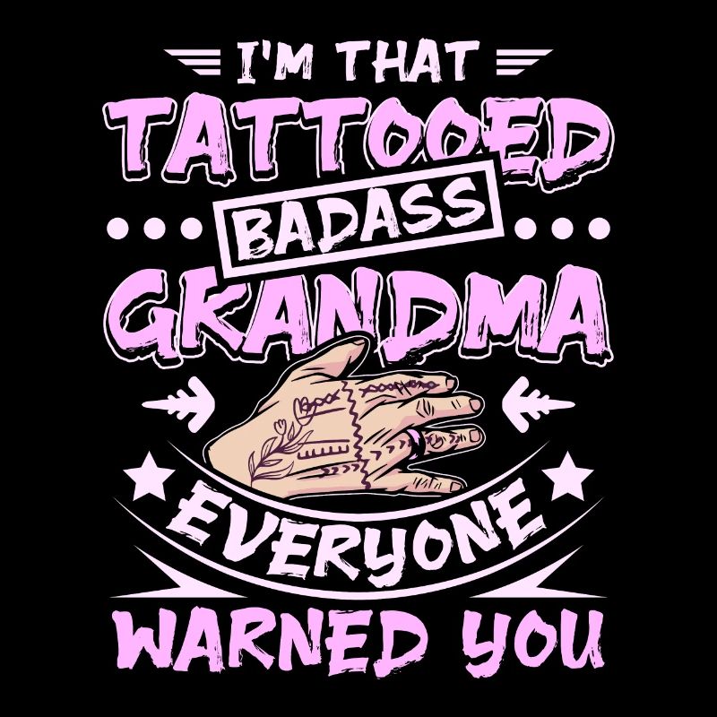 Grand-mère badass tatouée