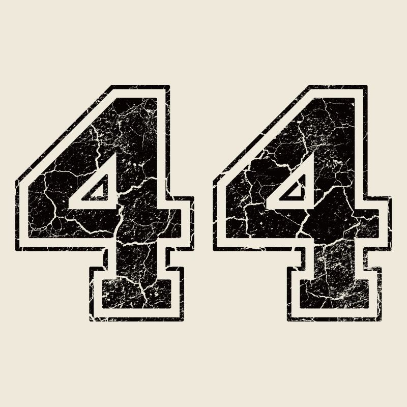 Numéro 44 avec le regard affligé
