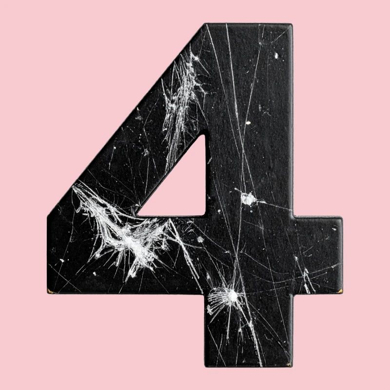 Black four-scratch pattern