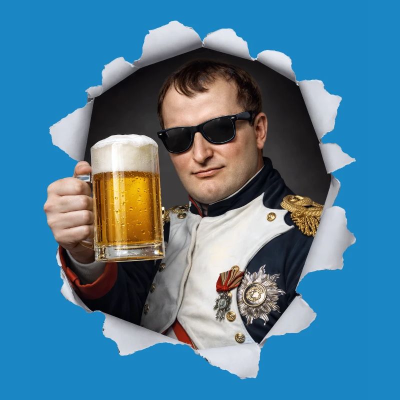 Napoleon hält ein Bier