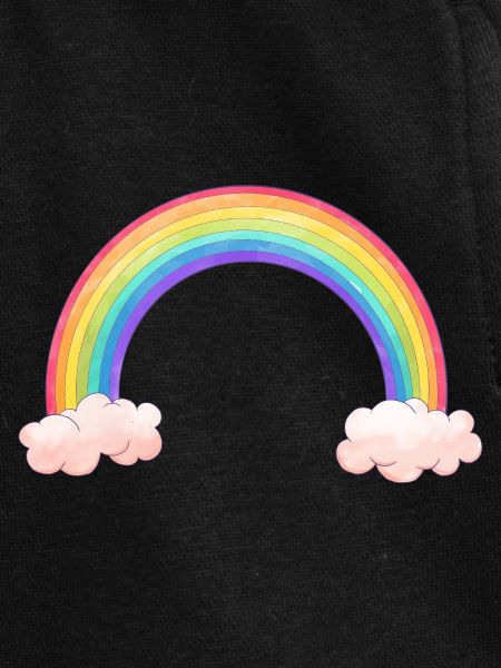 Arc arc-en-ciel avec nuages