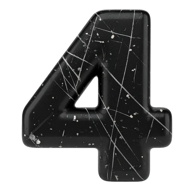 Schwarze 4 mit Spritzern