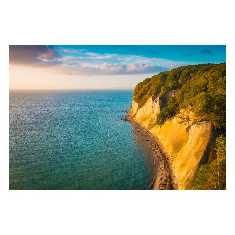 Côte de craie à la lumière dorée