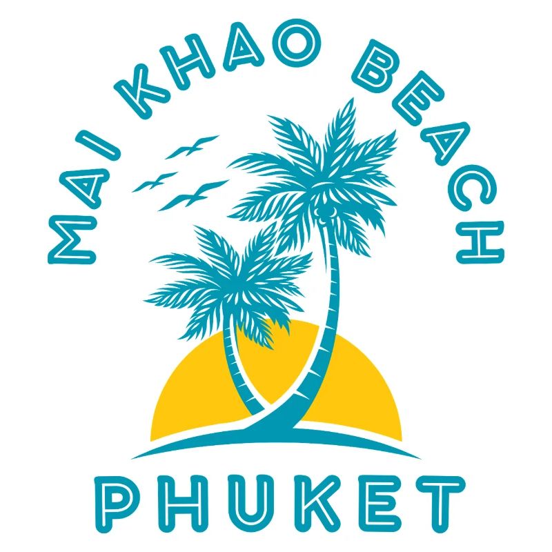 Coucher de soleil de palmier sur la plage de Phuket Mai Khao
