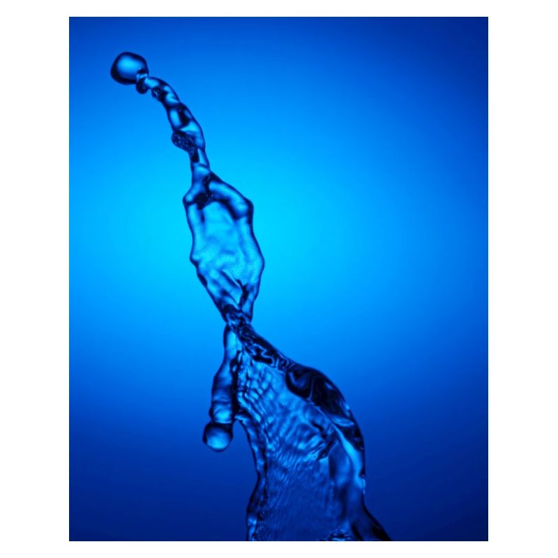 Blau hinterleuchtetes Wasser Abstrakt