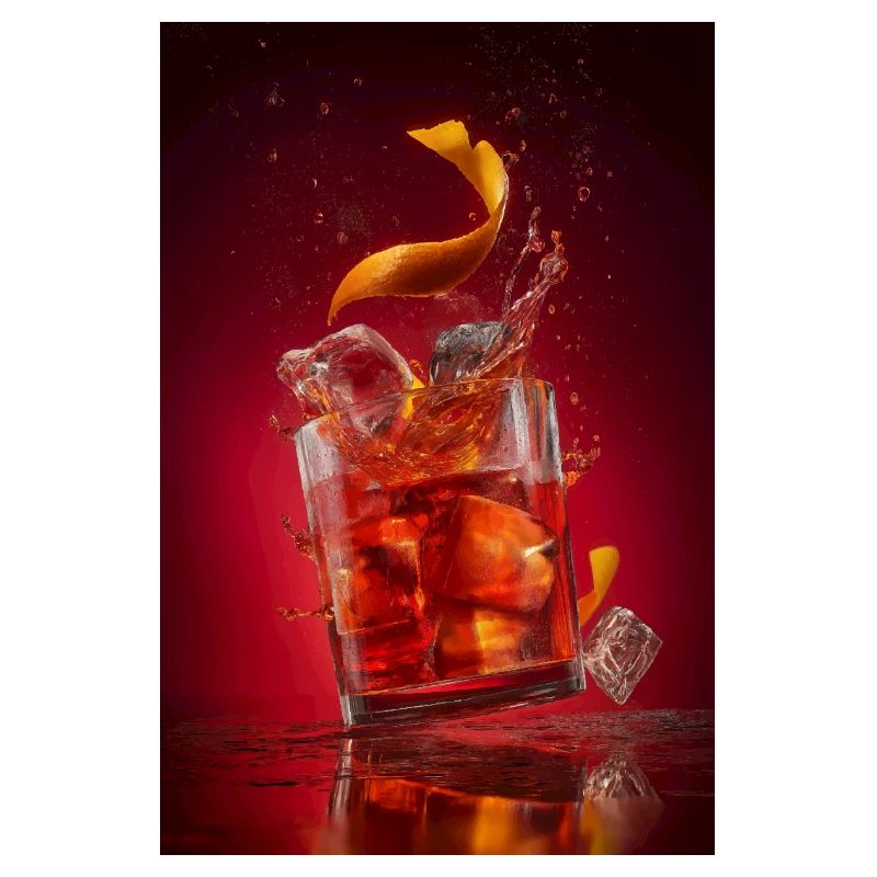 Splashing Negroni Cocktail