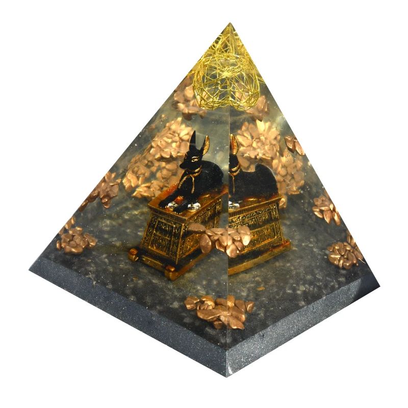 Anubis/ Podenco :-) Pyramide