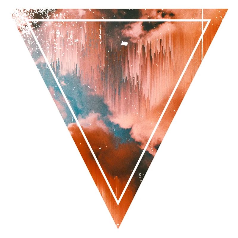 Triangle et nuages